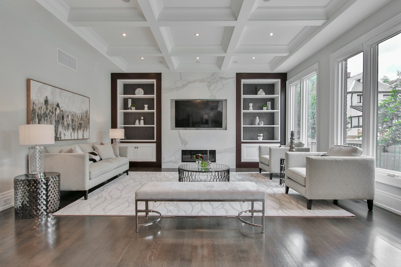 Living room — photo 1 of 3