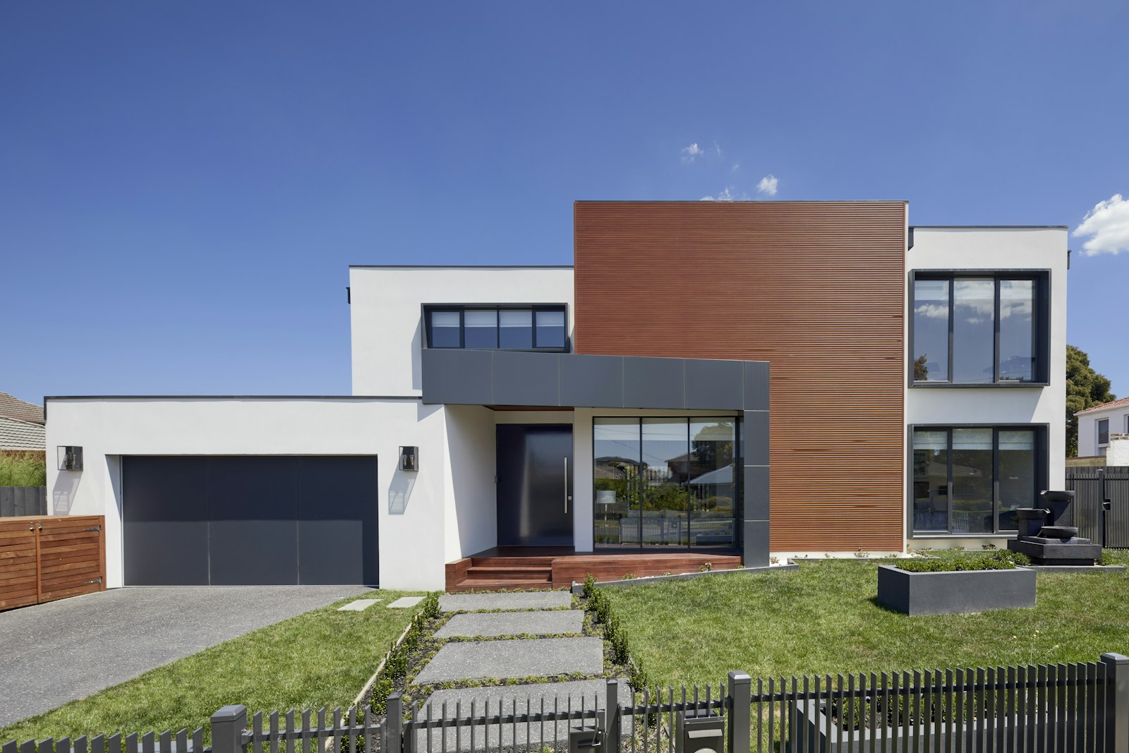 Elegant 5-bed apartment