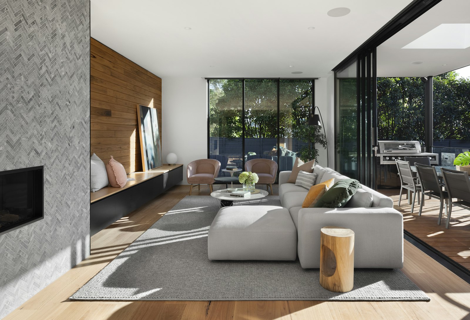 Living room — photo 1 of 3