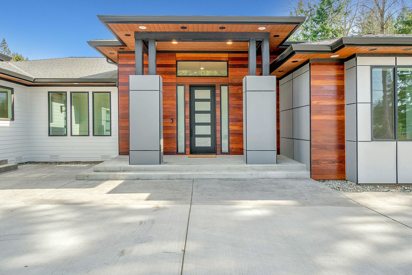 Sunny 3-bed apartment