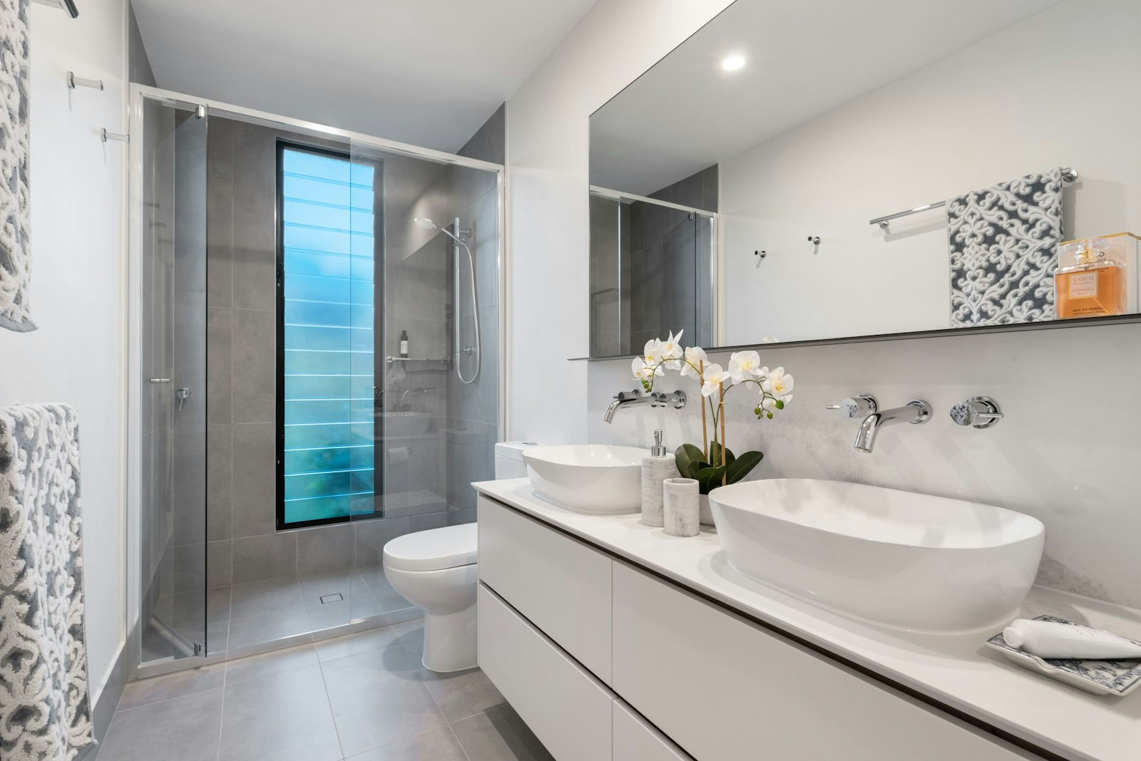 Bathroom 1 — photo 1 of 2
